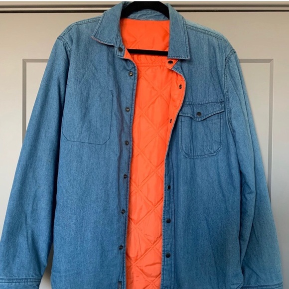 Converse Reversible Button Up Large - Picture 1 of 8